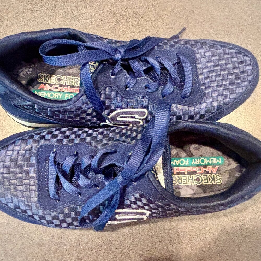 ~~Skechers Shoes OG 82 Memory Foam SN150 HARD SOLE Navy WOMENS 8